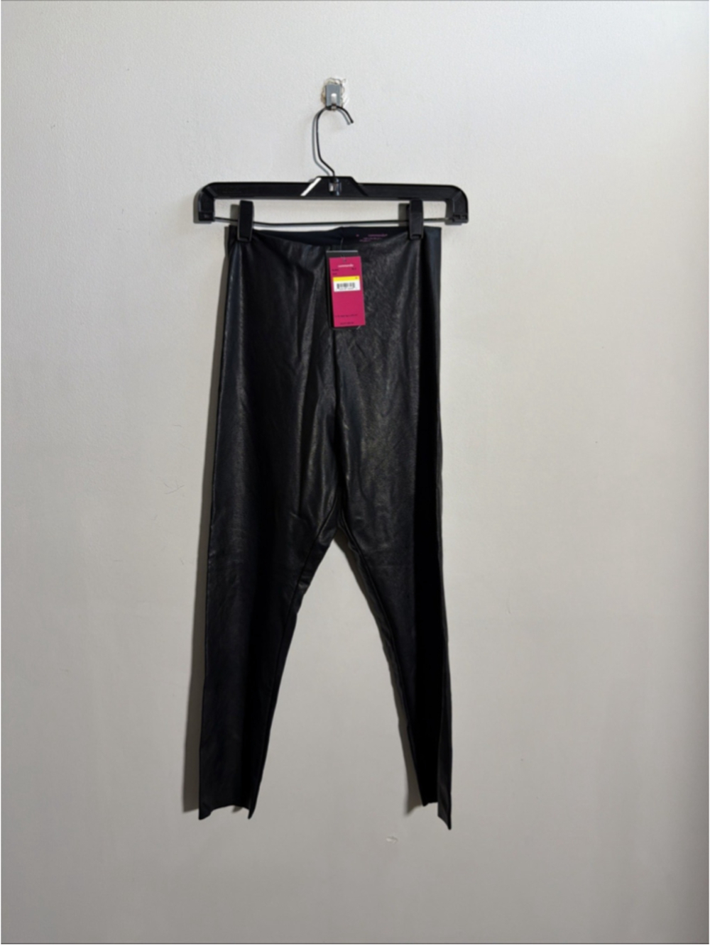 NEW WOMEN’S COMMANDO PERFECT CONTROL FAUX LEATHER CAPRI LEGGINGS SIZE M BLACK